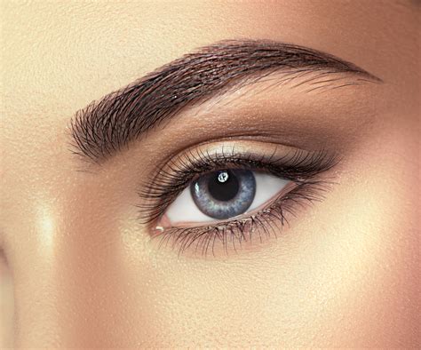 Perfectly arched eyebrows from eyebrow threading Singapore - Rupini’s Beauty Salon Singapore