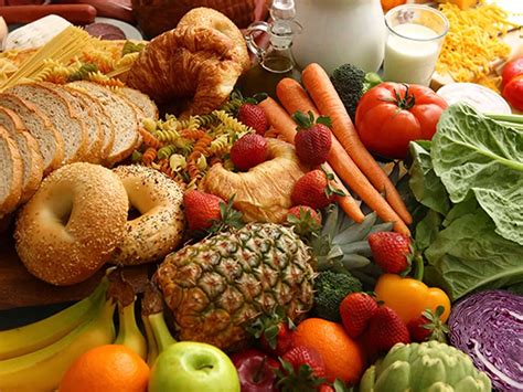 Which foods naturally boost male testosterone for peak vitality & performance?
