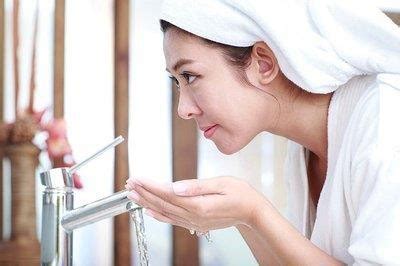 The Difference Between Washing A Face With Hot Water And Washing A Face ...