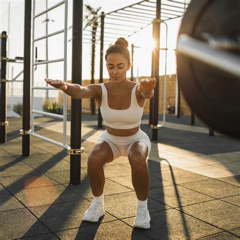 Best 20-Minute Bodyweight Workout: 5 Strength Training Exercises