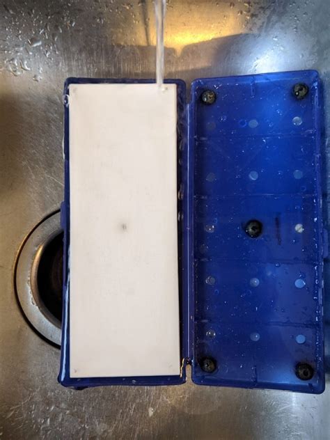 How to Sharpen A Straight Razor Blade - Integrating Carbon