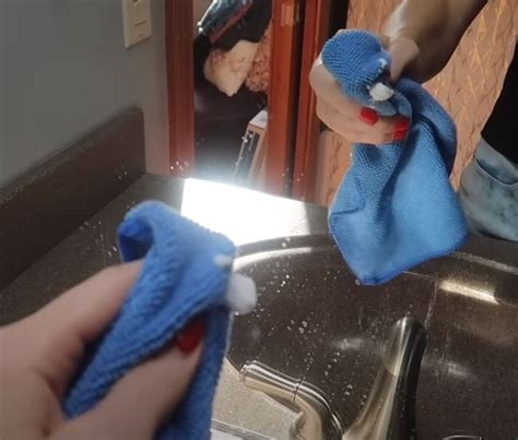 20 Unexpected Uses for Shaving Cream You’ve Never Heard Of