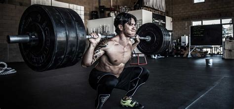 A Detailed Comparison Between Squats Deadlifts