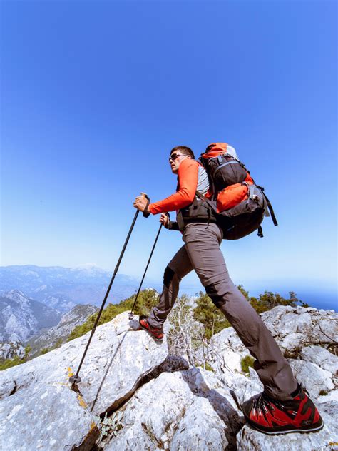Hiking Outfit for Men: Essentials Guide and Our Favorites for Every ...