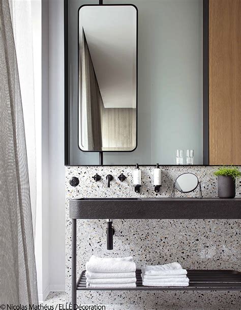 17 Fresh & Inspiring Bathroom Mirror Ideas to Shake Up Your Morning Lipstick Routine