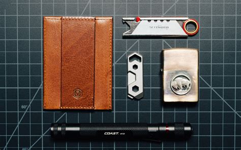What minimalist EDC gear truly boosts daily performance & productivity?