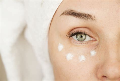 Eye Cream: When, why, and how you should be using it | ALASTIN Skincare