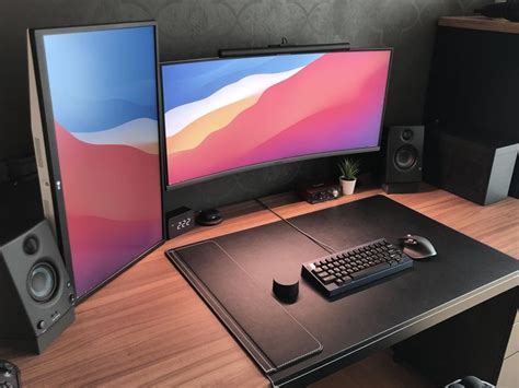 Sleek and Minimalist PC Setup