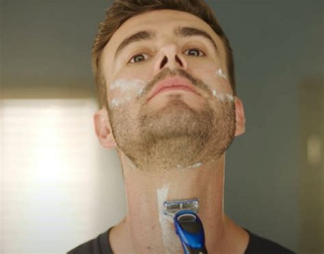 Razor Cleaning & Storage Tips: Keep Your Razor Safe and Hygienic