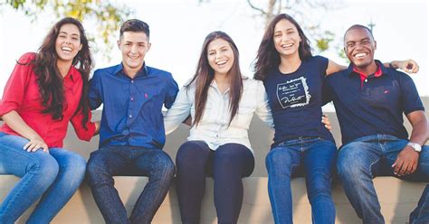 How To Be A People Person: 10 Tips For Being More Outgoing [UPDATED 2023]