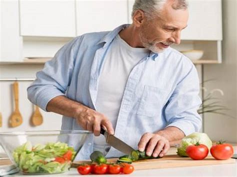 Health Tips For Men Over 40: 5 Essential Supplements That You Must ...