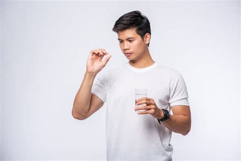 What daily nutrition maximizes male energy, focus, and performance?