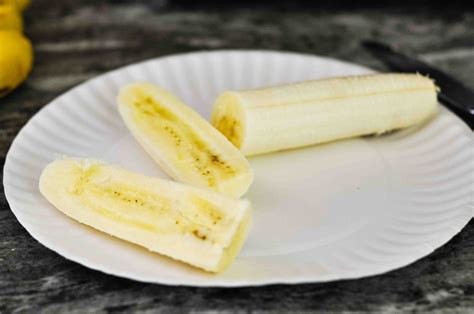 EASY Banana Peanut Butter Snack (w/ Yummy Toppings)