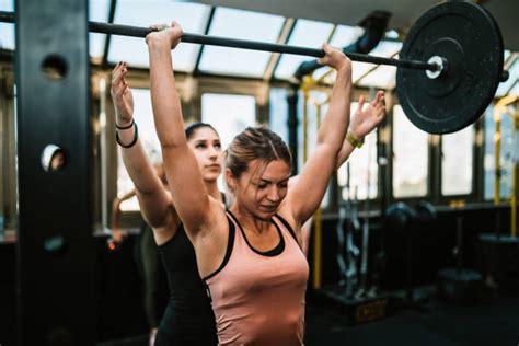 How to effectively break a strength plateau for peak lifting performance & hypertrophy?
