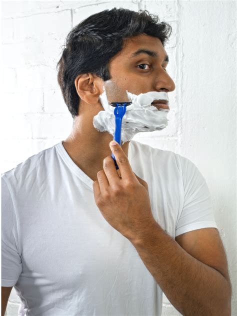 Shaving a Tough Beard, Tips for Shaving Thick Beard for Men