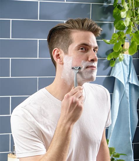 Body Grooming Basics: How to Groom Underarm Hair - Gillette