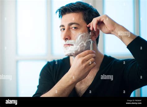 Man shave razor hi-res stock photography and images - Alamy
