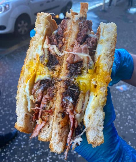 Scots cafe loads full fry-up into mouthwatering toastie that’ll leave ...