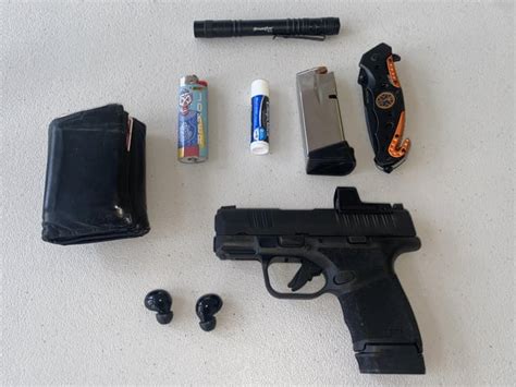 My EDC Loadout!! : r/CCW