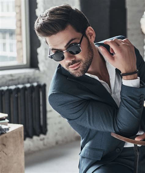 How You Can Spot A Masculine Man In A Crowd By Looking For These 9 Signs | Evie Magazine