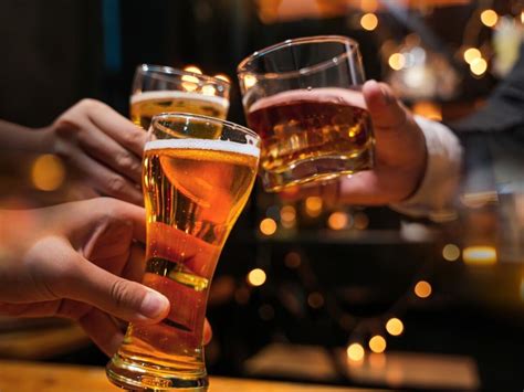 What You Should Eat Before a Night of Drinking - Well Zapness