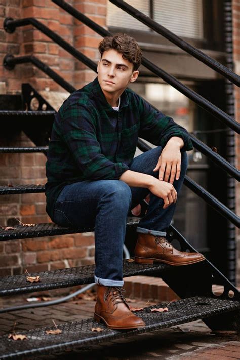 30 Male Poses Take Elegant Male Portraits | Photography poses for men ...