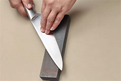 Sharpening a dull outdoor knife for field use?